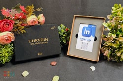 Digitalna vizit karta u poklon kutiji